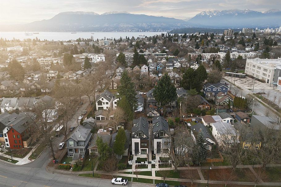 1 2637 W 12th Avenue Vancouver, BC - 38