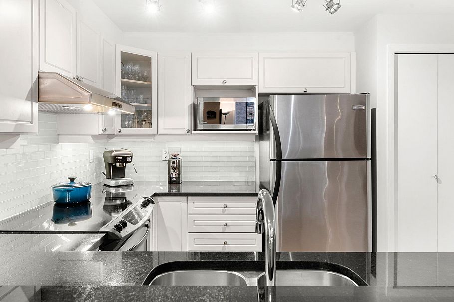 1878 York Avenue Vancouver, BC - 11