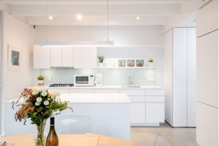 701 219 E Georgia Street Vancouver, BC - 4