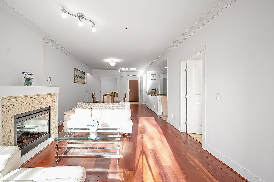 212 6333 Larkin Drive Vancouver, BC - 4