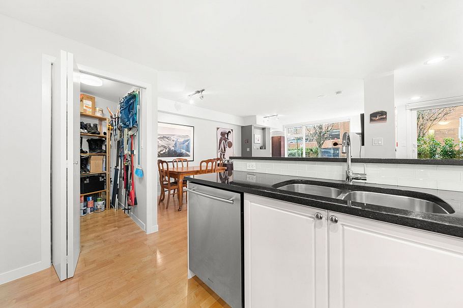 1878 York Avenue Vancouver, BC - 12