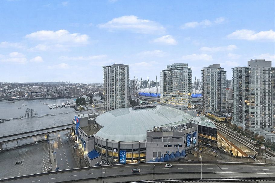 2803 688 Abbott Street Vancouver, BC - 1