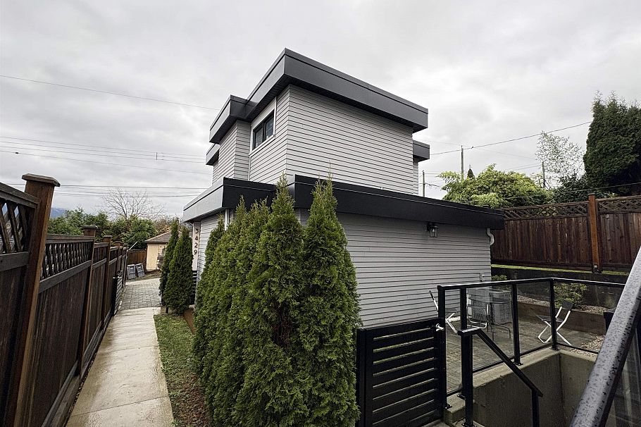 3429 Dundas Street Vancouver, BC - 24