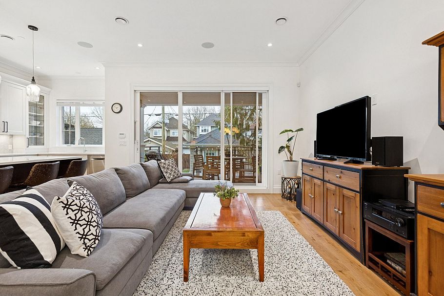 2975 W 15th Avenue Vancouver, BC - 16