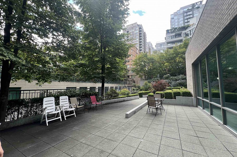 1203 928 Richards Street Vancouver, BC - 15