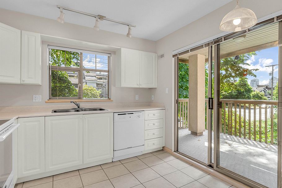 413 2059 Chesterfield Avenue North Vancouver, BC - 13