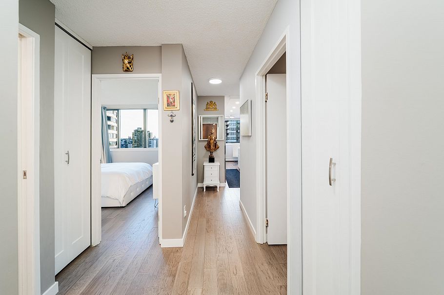 1501 1740 Comox Street Vancouver, BC - 20