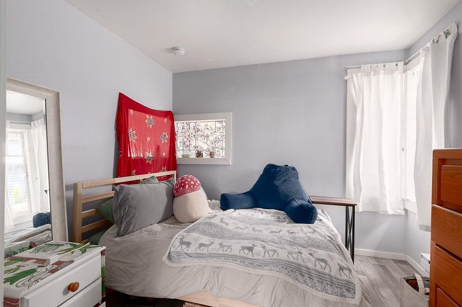 2483 W 6th Avenue Vancouver, BC - 29