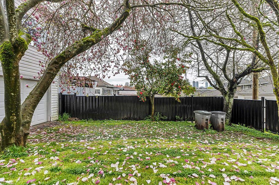 3242 Venables Street Vancouver, BC - 31