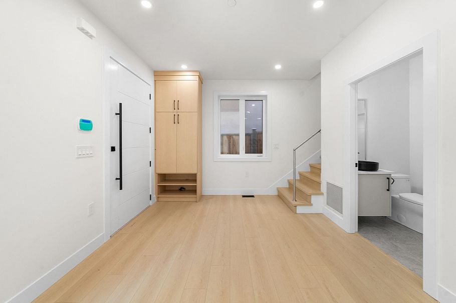 1 3425 Archimedes Street Vancouver, BC - 12