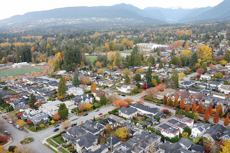 1632 Mahon Avenue North Vancouver, BC - 2