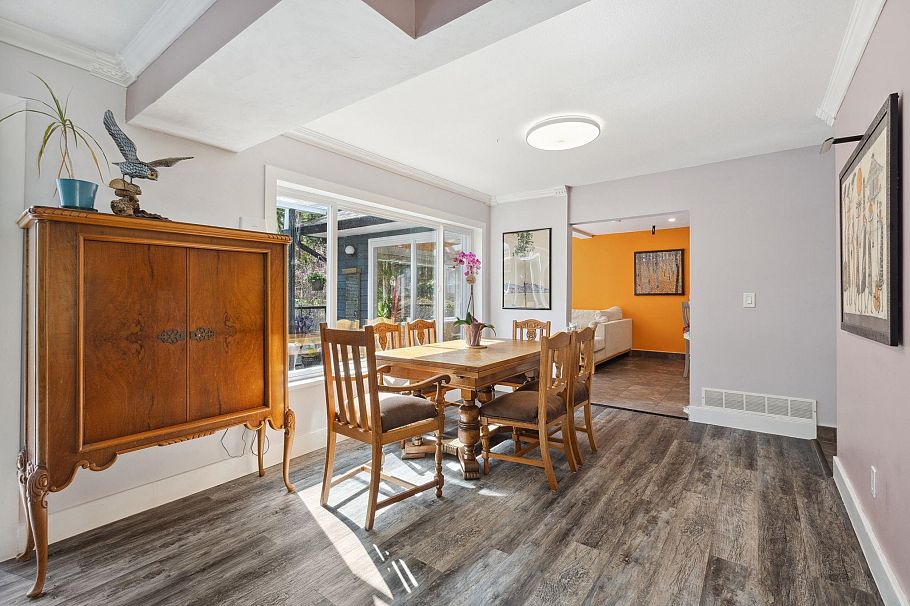 1501 Ostler Court North Vancouver, BC - 11