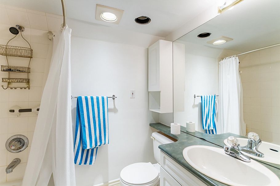 4171 Doncaster Way Vancouver, BC - 9