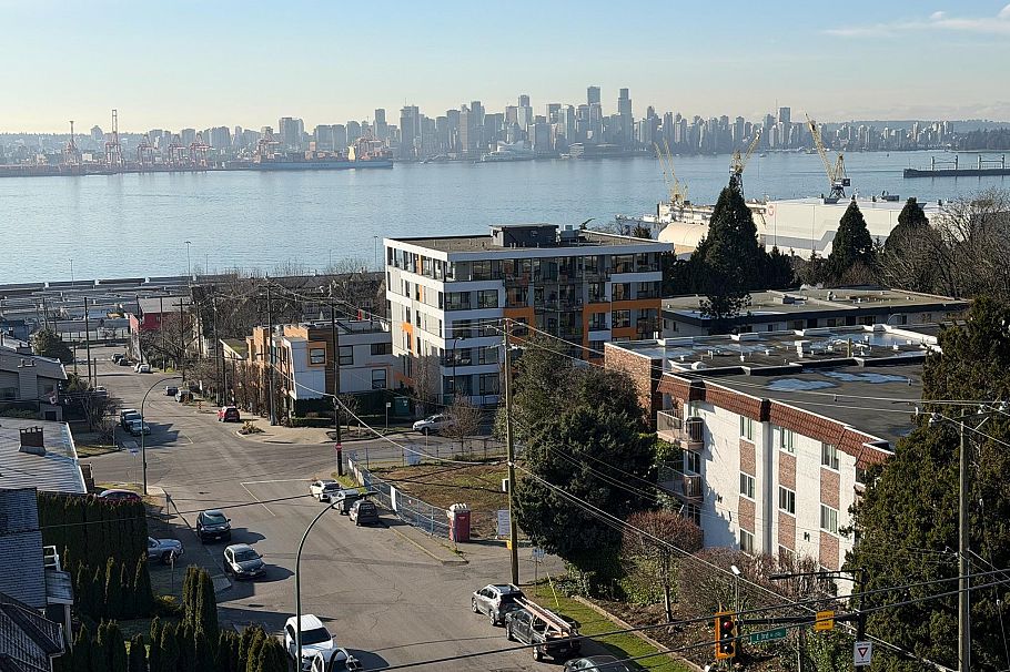 419 422 E 3rd Street North Vancouver, BC - 23