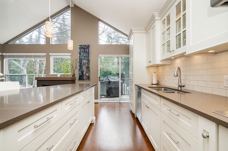 22 4055 Indian River Drive North Vancouver, BC - 10