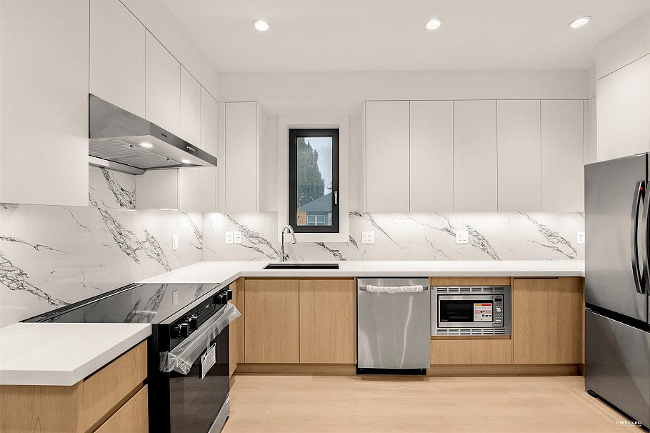 260 E 65th Avenue Vancouver, BC - 8