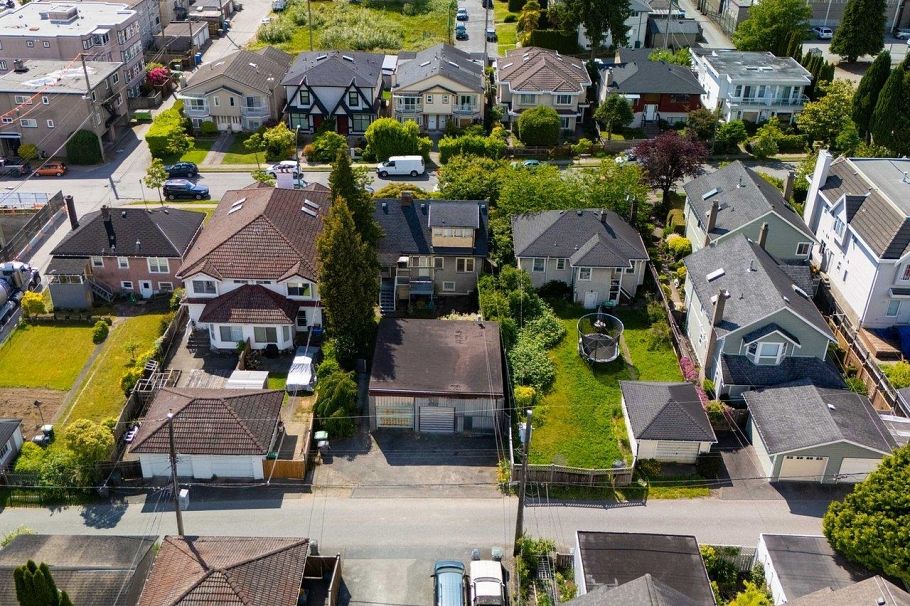 8510 Montcalm Street Vancouver, BC - 27