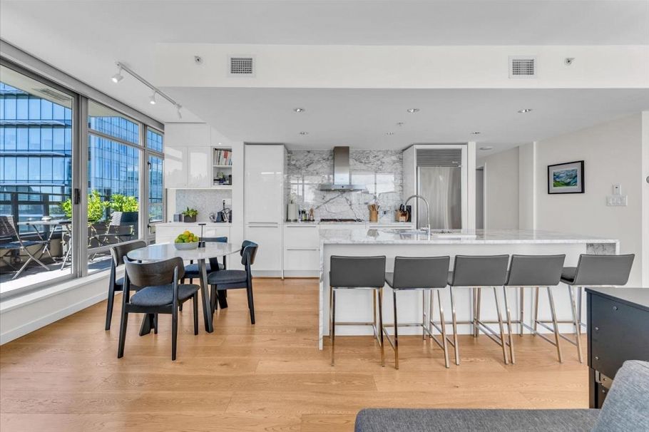 2602 788 Richards Street Vancouver, BC - 1