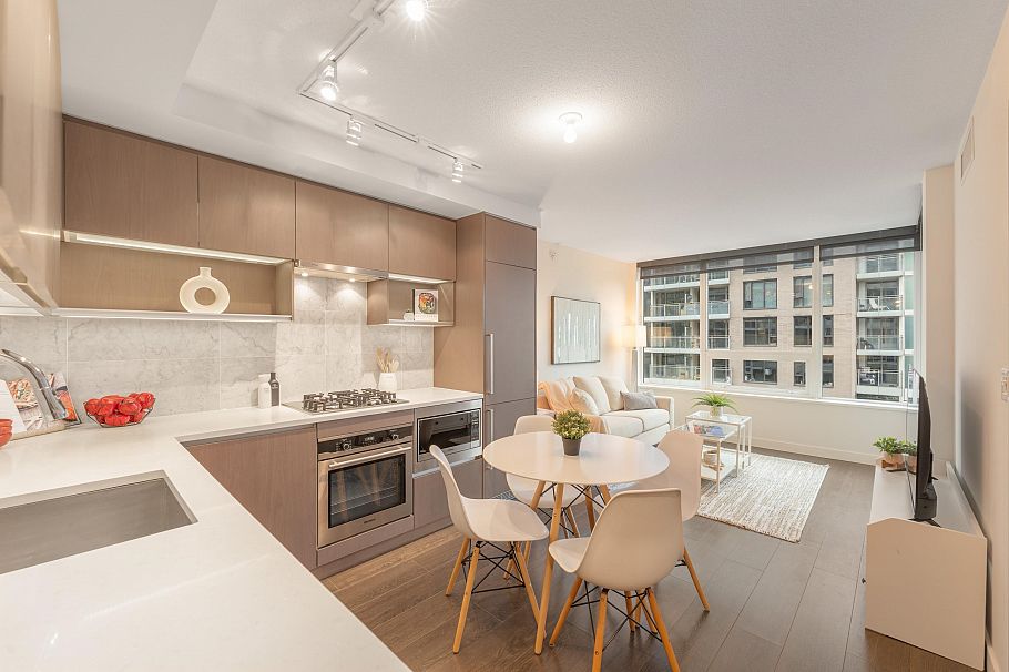 706 3233 Ketcheson Road Richmond, BC - 1