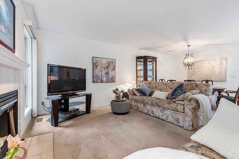 12 3634 Garibaldi Drive North Vancouver, BC - 7