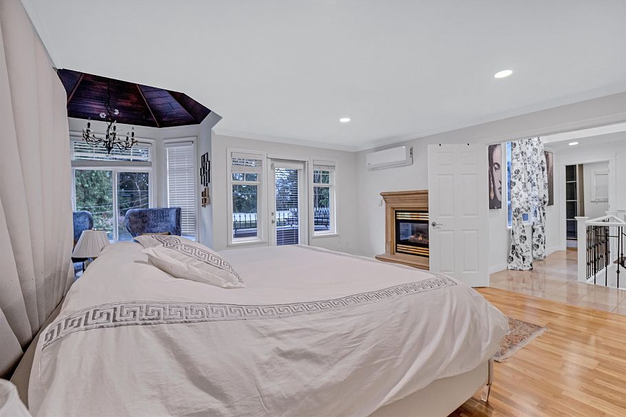 1219 Arborlynn Drive North Vancouver, BC - 31