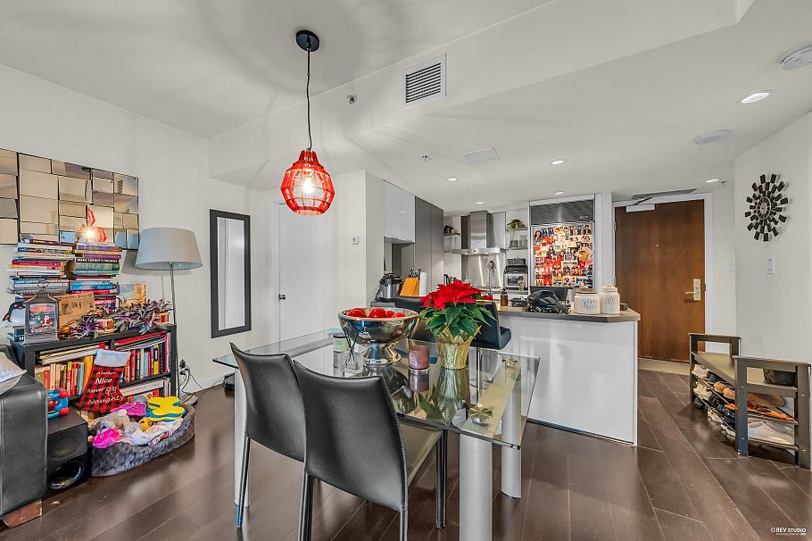 803 788 Richards Street Vancouver, BC - 2