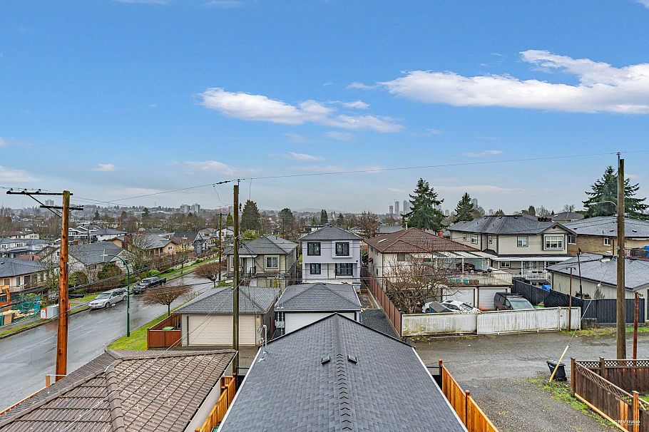 2 1020 Nootka Street Vancouver, BC - 29