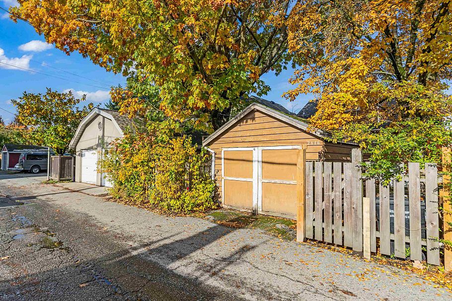 2846 W 8th Avenue Vancouver, BC - 34