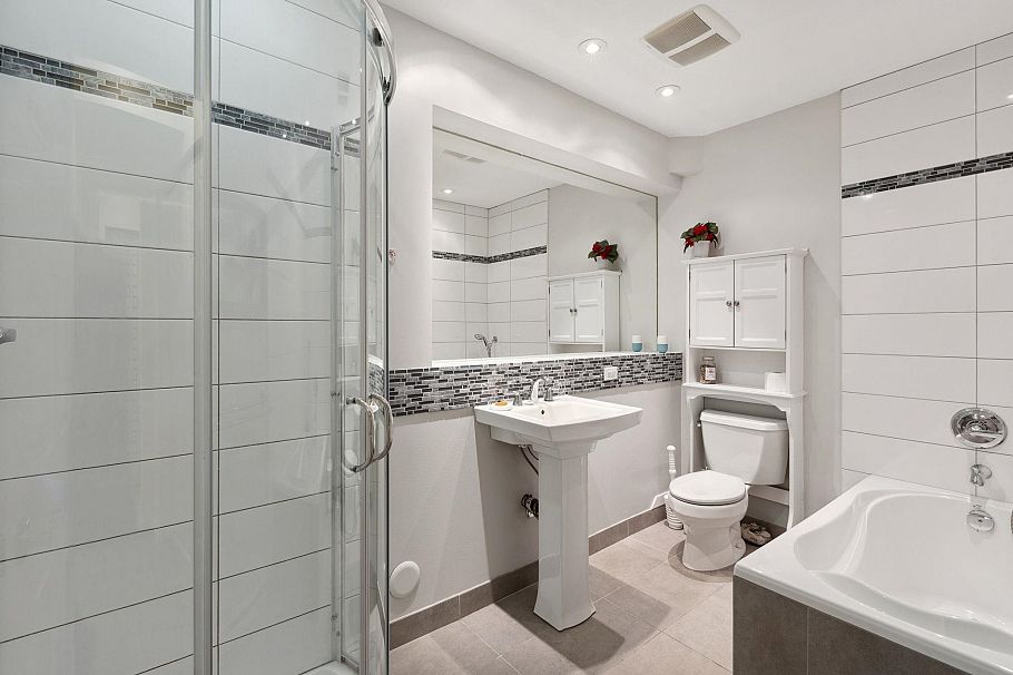 1501 Ostler Court North Vancouver, BC - 38