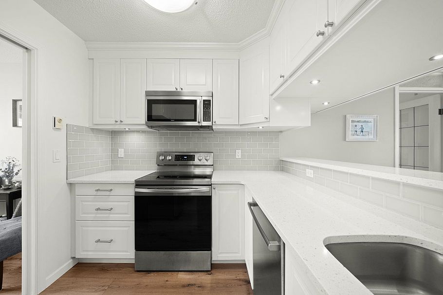 301 8728 SW Marine Drive Vancouver, BC - 8