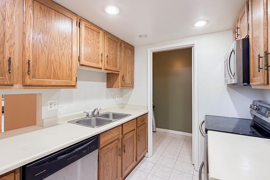 404 6595 Willingdon Avenue Burnaby, BC - 10