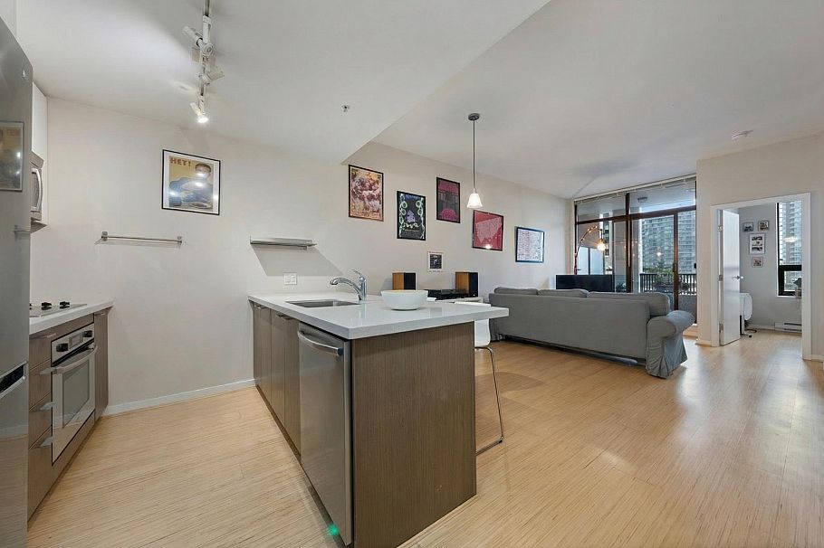 606 531 Beatty Street Vancouver, BC - 2