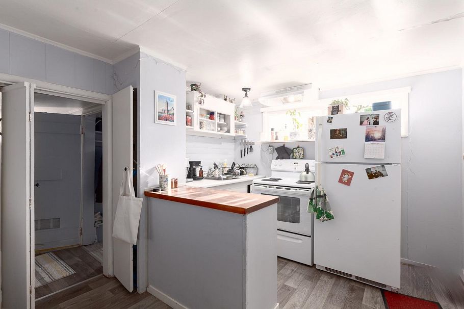 2483 W 6th Avenue Vancouver, BC - 28