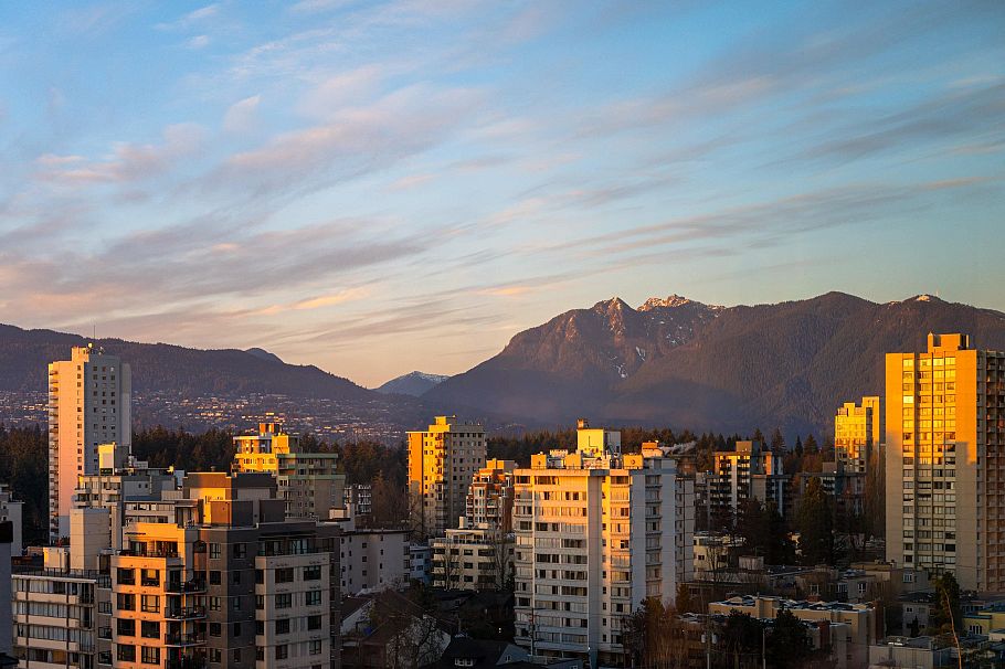 1501 1740 Comox Street Vancouver, BC - 4