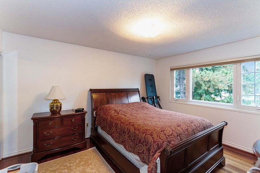 4171 Doncaster Way Vancouver, BC - 10