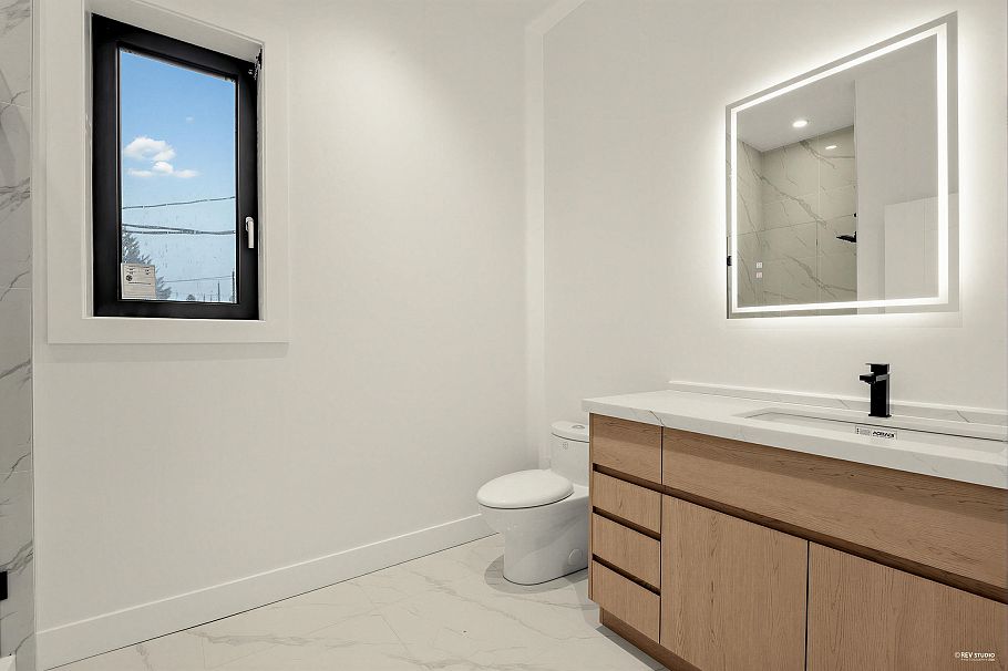 260 E 65th Avenue Vancouver, BC - 19