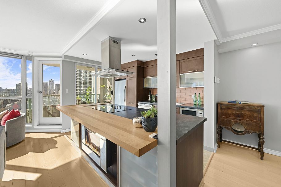 1201 888 Hamilton Avenue Vancouver, BC - 14