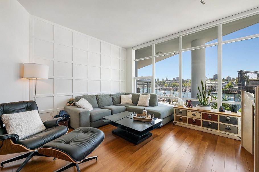 203 628 Kinghorne Mews Vancouver, BC - 3