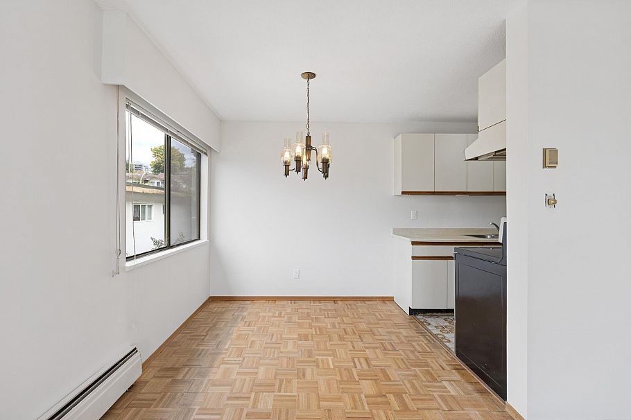 211 155 E 5th Street North Vancouver, BC - 6