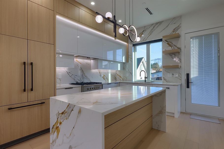 4670 Todd Street Vancouver, BC - 16