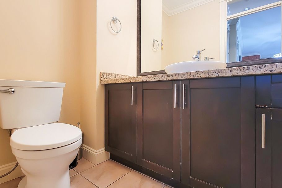 203 E 18th Street North Vancouver, BC - 10