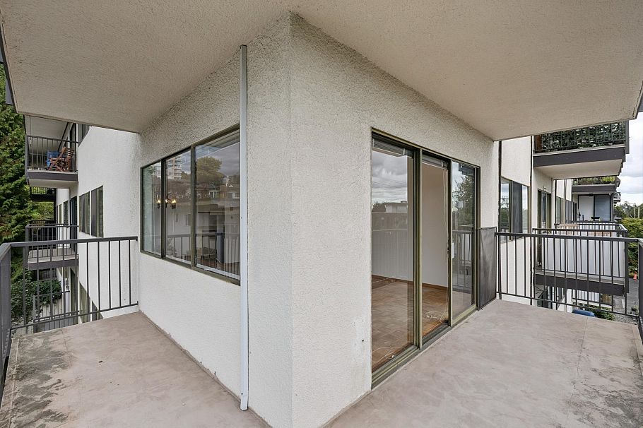 211 155 E 5th Street North Vancouver, BC - 29