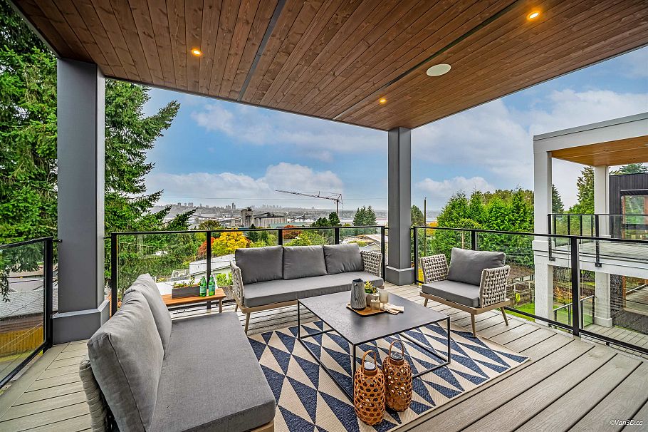 973 Adderley Street North Vancouver, BC - 9