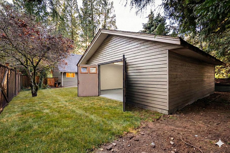 2266 Swinburne Avenue North Vancouver, BC - 37