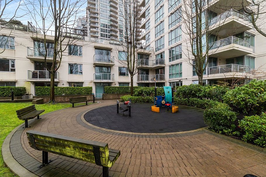 1702 125 Milross Avenue Vancouver, BC - 29