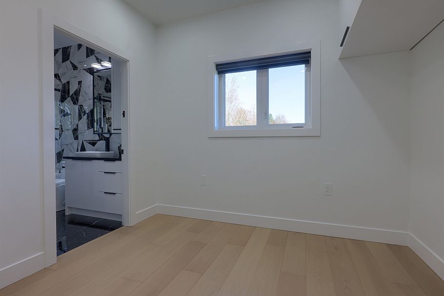 4670 Todd Street Vancouver, BC - 24