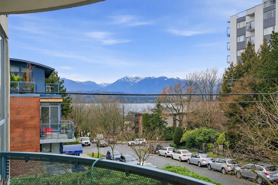 203 2405 W 2nd Avenue Vancouver, BC - 1