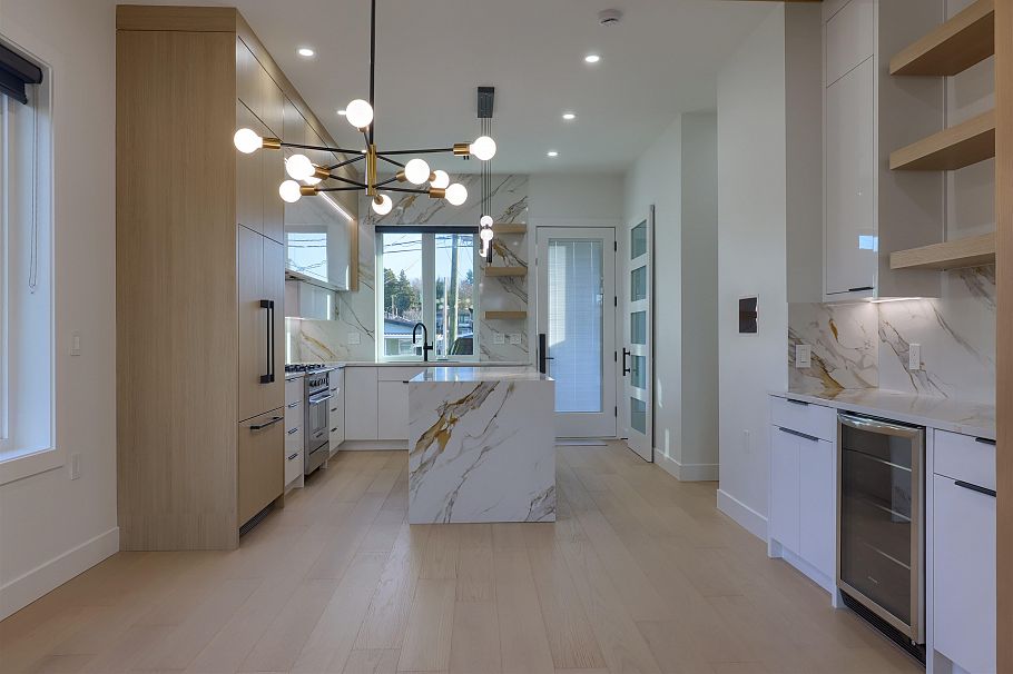 4670 Todd Street Vancouver, BC - 12