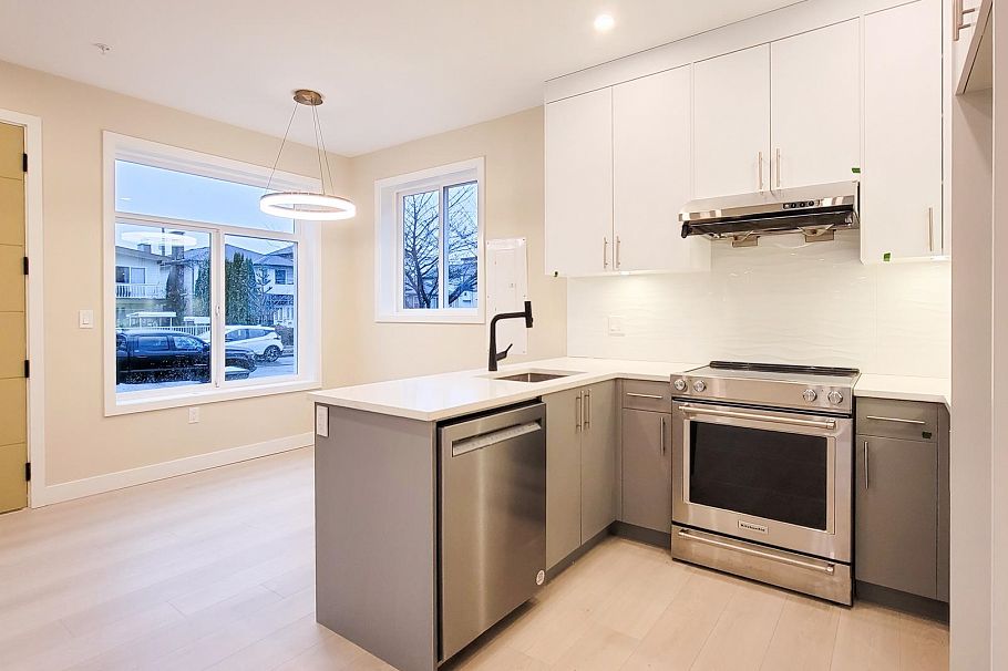 3431 E 23rd Avenue Vancouver, BC - 9