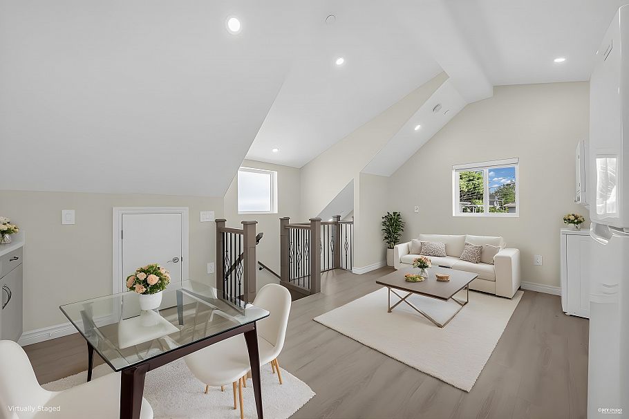 2936 E 2nd Avenue Vancouver, BC - 25